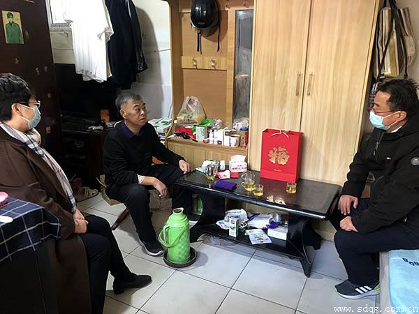 春節(jié)慰問祝福深，歲寒情濃暖人心